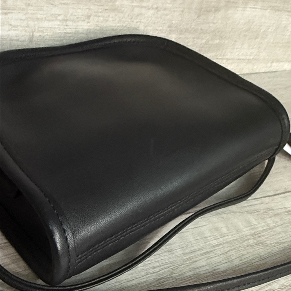 Coach Vintage Black Leather Crossbody Bag; Excellent Vintage Condition - Picture 9 of 11